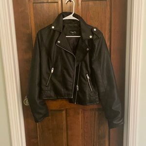Rue 21 black jacket smoke free home. Size md